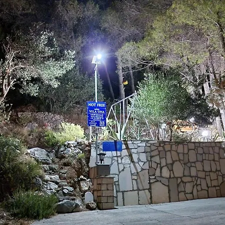 Vila Una