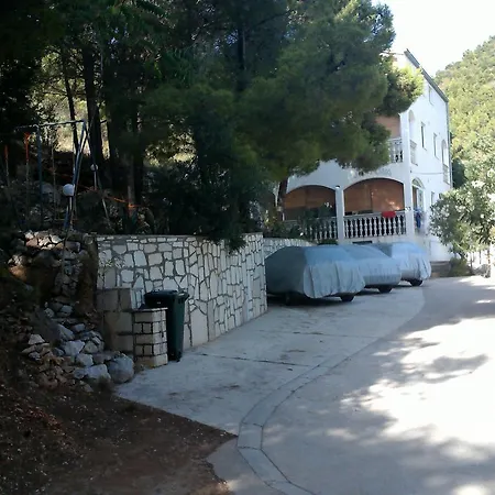 Vila Una