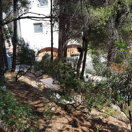 Vila Una *
